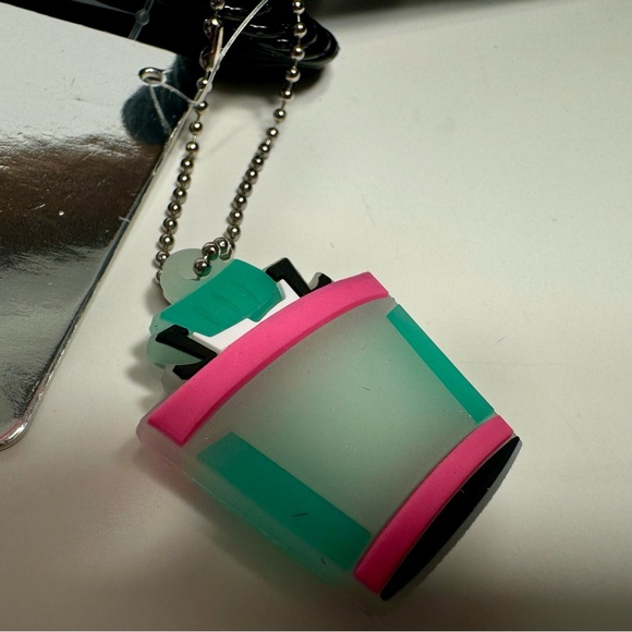 NWT. Disney Folding Fan - Hatbox Ghost - Haunted Mansion. Hatbox Ghost colorful - Picture 6 of 8